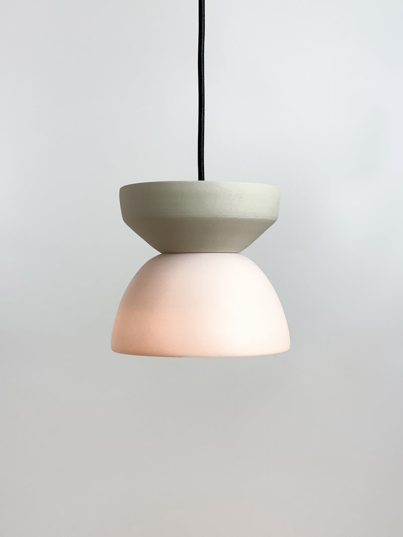 Porcelain and White / Round Pendant