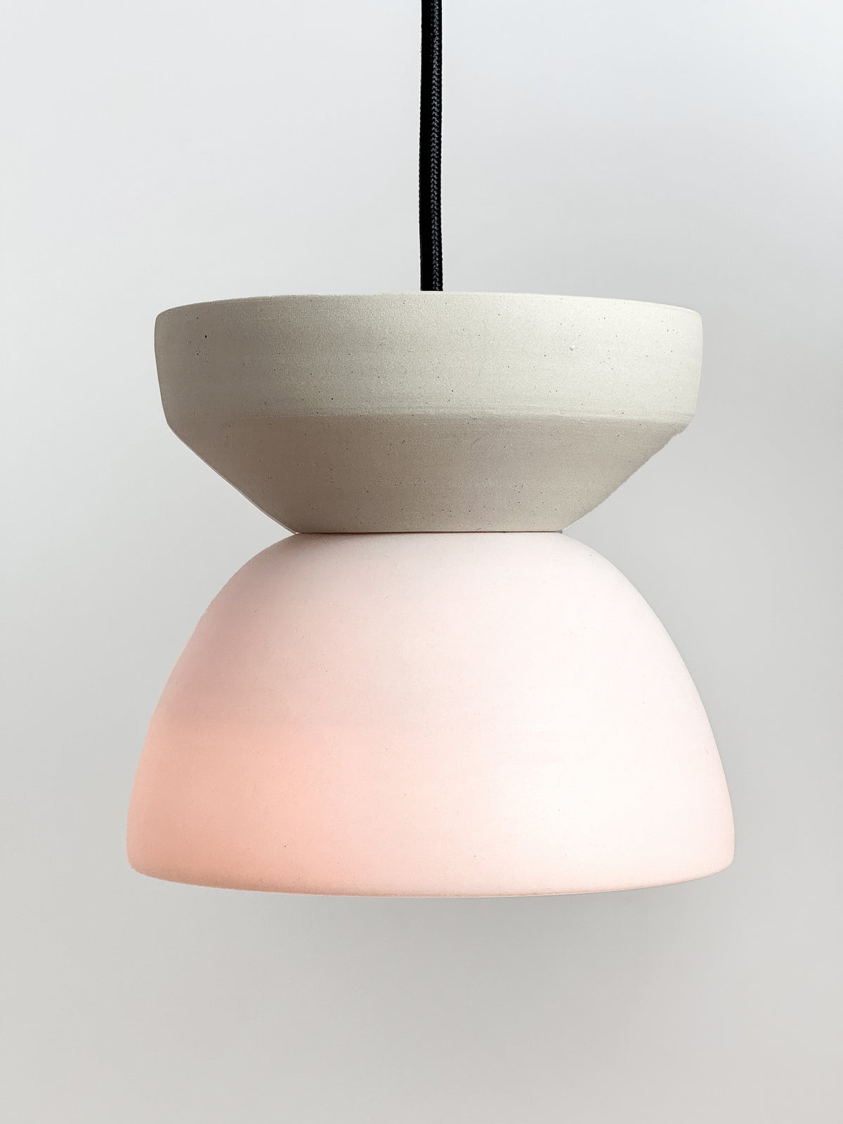 Porcelain and White / Round Pendant