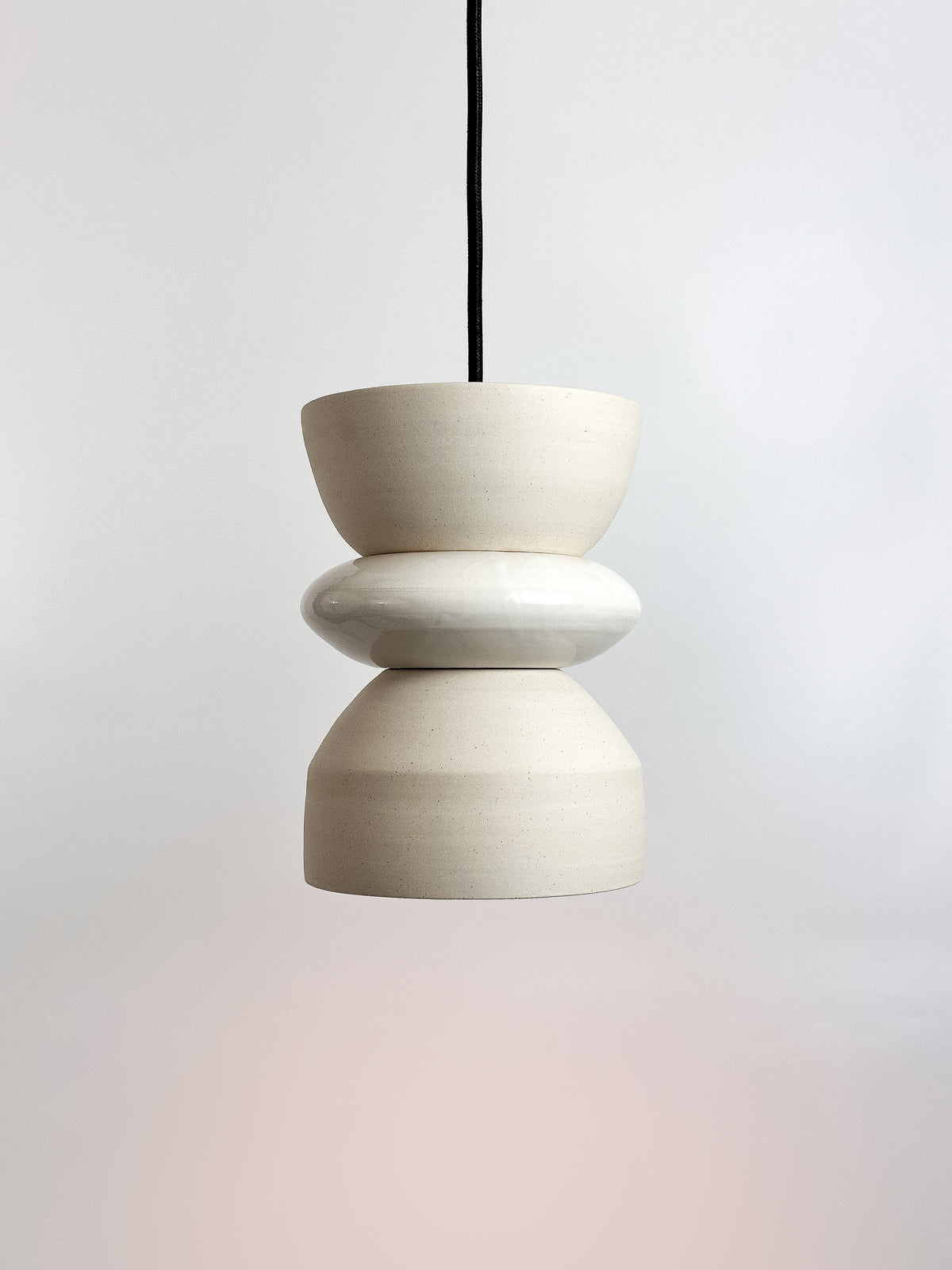 White / White Round Pendant