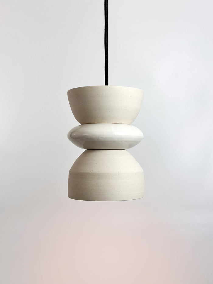 White / White Round Pendant