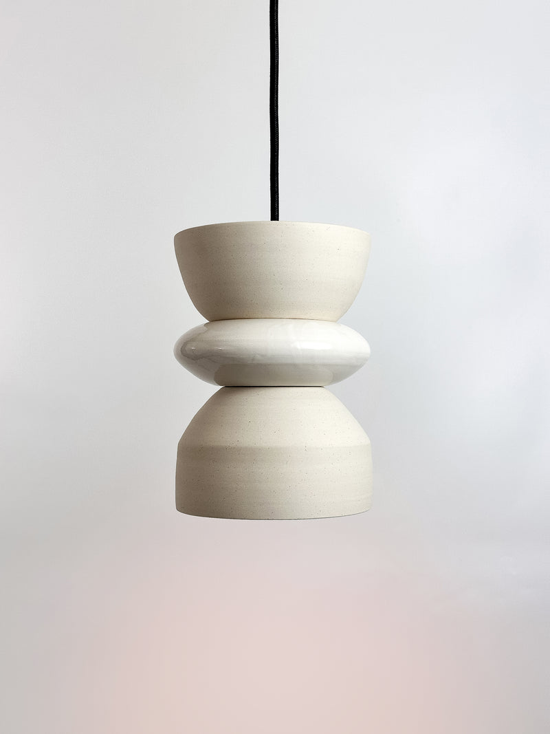 White / White Round Pendant