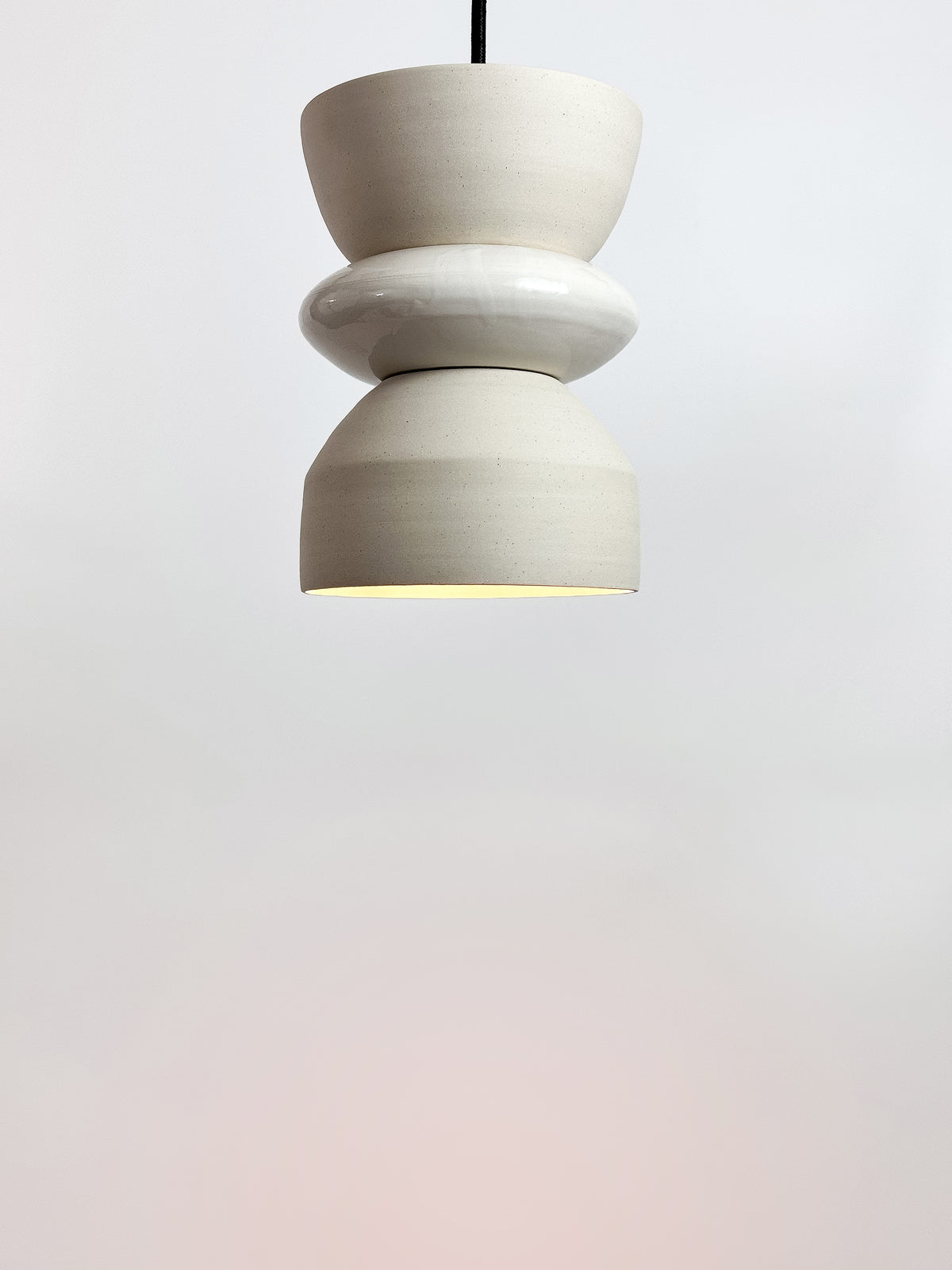 White / White Round Pendant