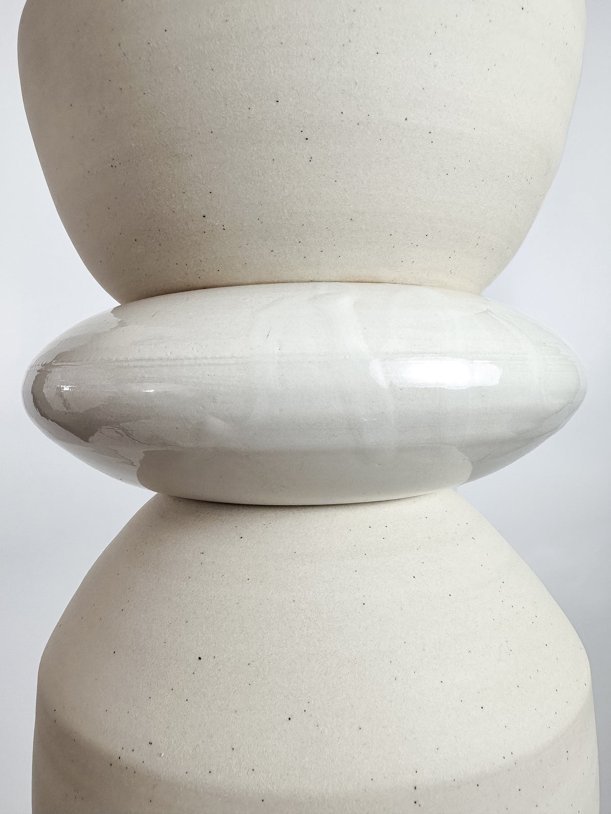 White / White Round Pendant