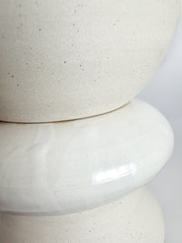 White / White Round Pendant