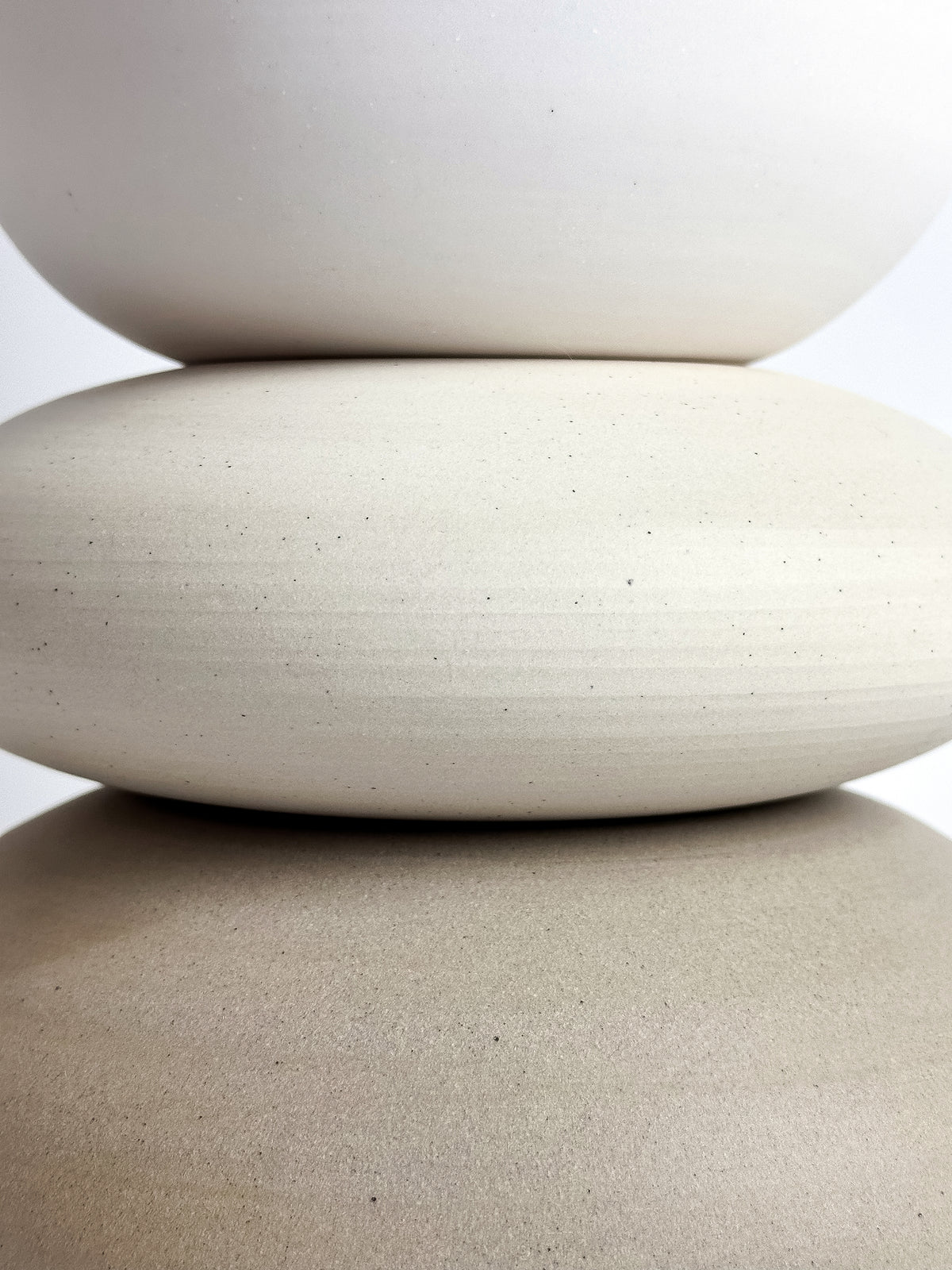 ORION - Small Tan / White