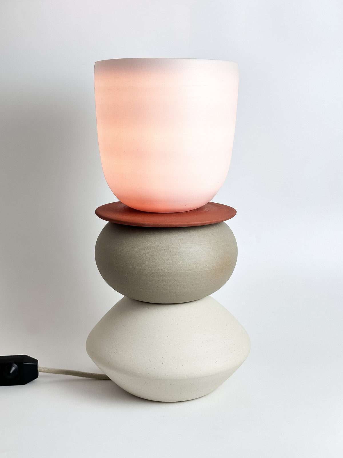 ORION - Large Tan / White (Seconds)