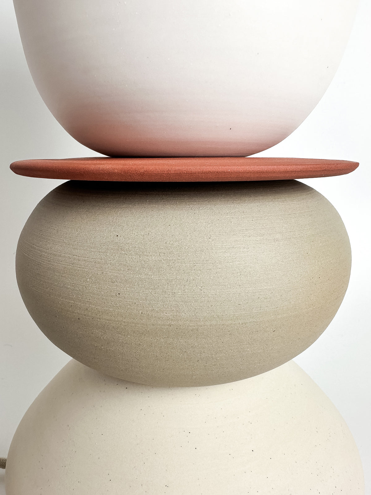 ORION - Large Tan / White (Seconds)